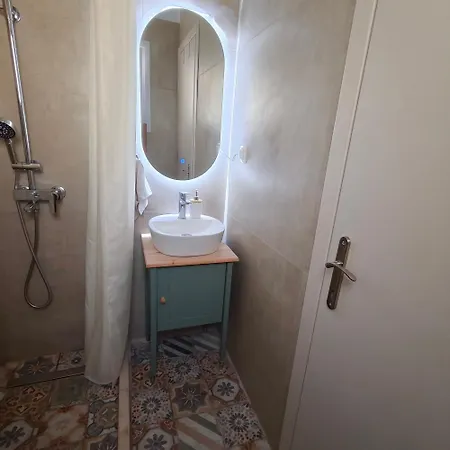 Stablus Agios Georgios Pagon